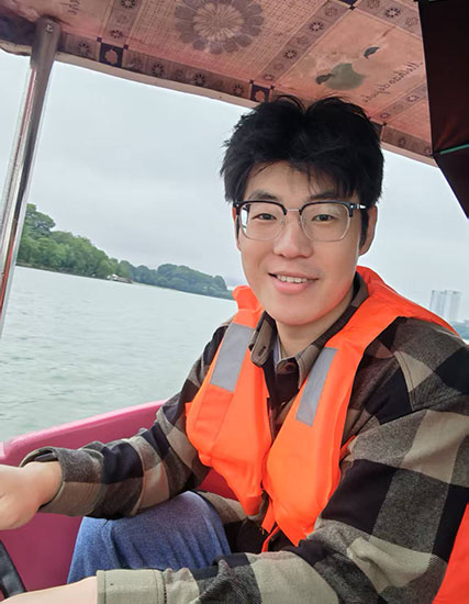 Mingkun Liu